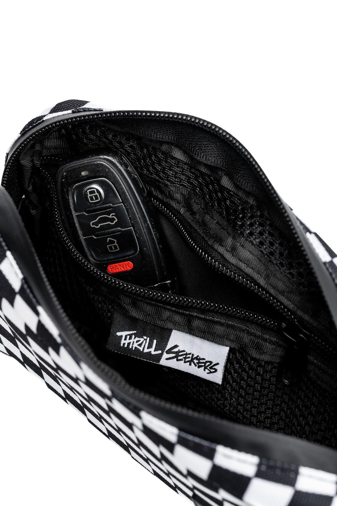 THRILL SEEKERS Bar Bag V2 – Checkered
