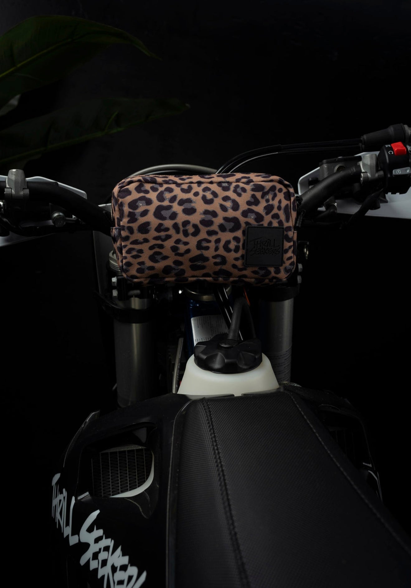 THRILL SEEKERS Cheetah Bar Bag